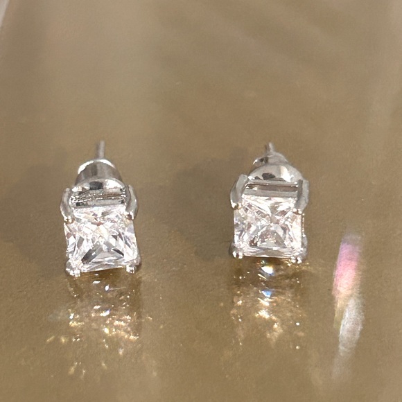 CZ and silver stud earrings NWOT - Picture 1 of 15